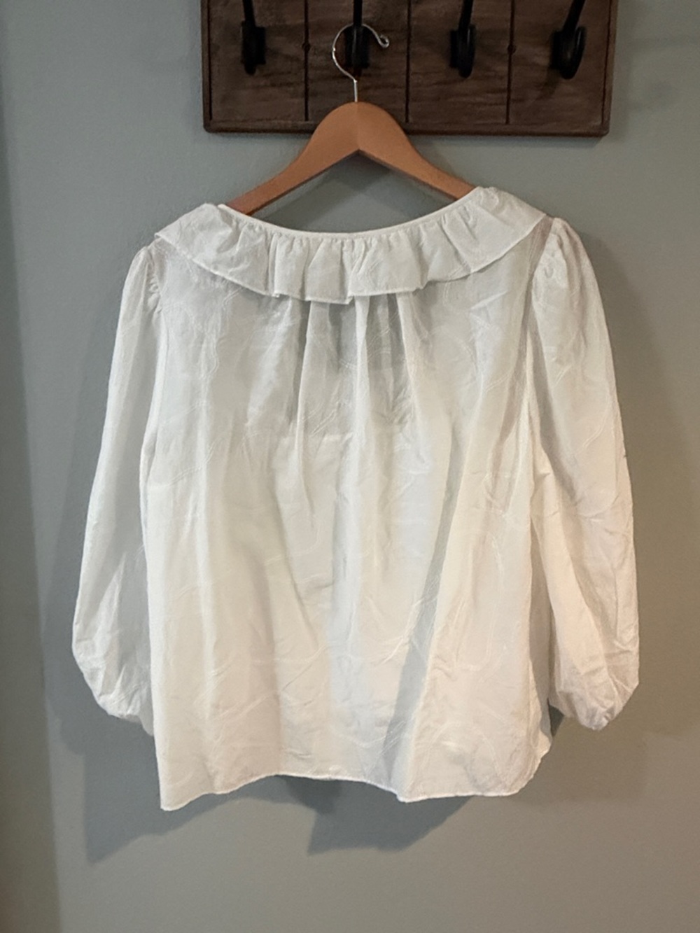 AYR Frill Seeker White Ruffle Scoop-Neck Blouse size L - Picture 7 of 8